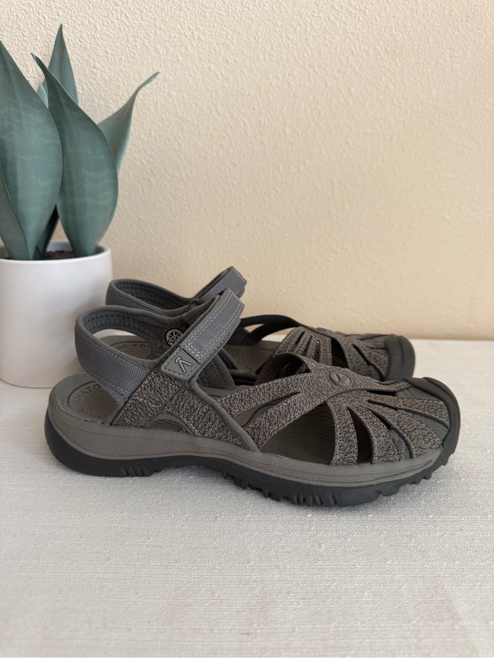 KEEN Women's Gray Outdoor/Hiking Comfort Sandals